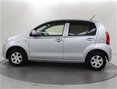 パッソ 1.0X クツロギ