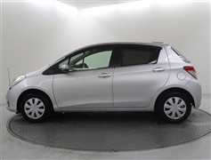 ヴィッツ ジュエラ