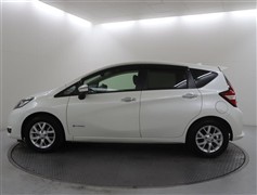 ノート E-パワー メダリスト