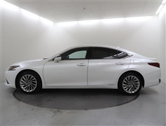 ES300h バージョンL