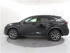 NX200t Fスポーツ