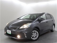 プリウスアルファ S