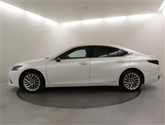 ES300h バージョンL