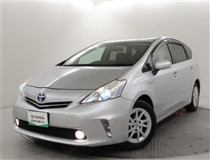 プリウスアルファ S