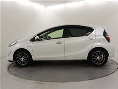 アクア S スタイルブラック