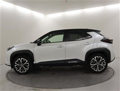 ヤリスクロス HV Z