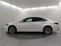 ES300h バージョンL