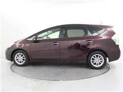 プリウスアルファSチューンブラック