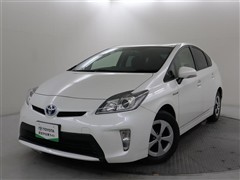 トヨタ　プリウス S