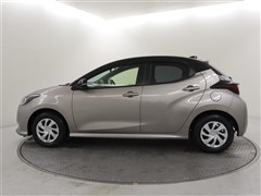 ヤリス ハイブリッド G