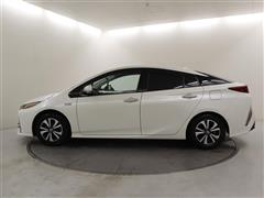プリウスPHV A
