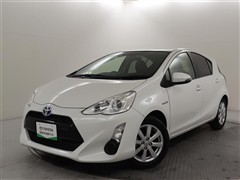 トヨタ　アクア S