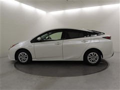 プリウス S セーフティープラス