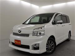 トヨタ　ヴォクシー ZS キラメキ2