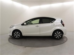 アクア S スタイルブラック