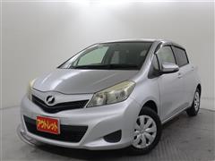 トヨタ ヴィッツ F