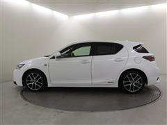 CT200h Fスポーツ