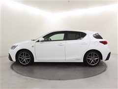 CT200h Fスポーツ