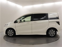 フリードスパイク G エアロ