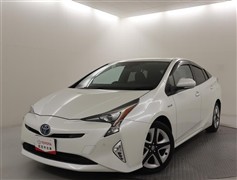 トヨタ プリウス A ツーリングセレクション