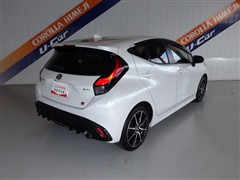 アクア GRスポーツ