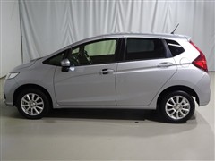 フィット 13G・F 4WD