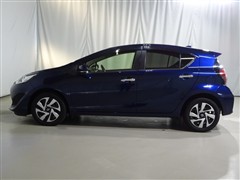 アクア S スタイル ブラック