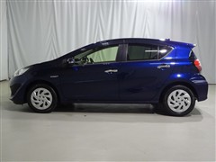 アクア S スタイル ブラック