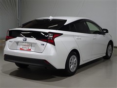 プリウス Sセーフティプラス2