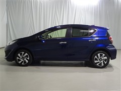 アクア S スタイルブラック