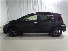 アクア S スタイルブラック