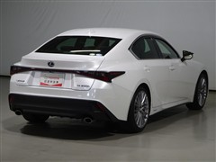 IS300h バージョンL