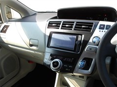 プリウスアルファ S