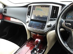 クラウンマジェスタ HV FOUR