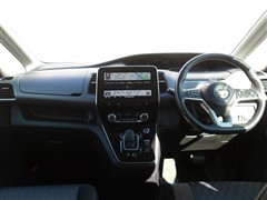 セレナ E-パワー ハイウェイスターV