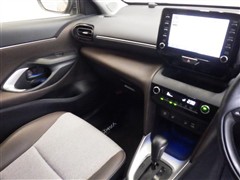 ヤリスクロス HV Z