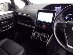 エスクァイア ハイブリッド GI