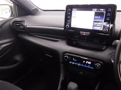 ヤリス ハイブリッド G