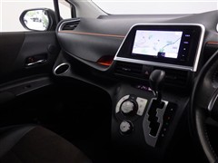 シエンタHV ファンベースG クエロ