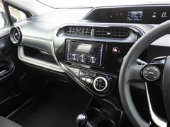 アクア S スタイルブラック