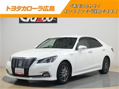 トヨタ　クラウンHEV ロイヤルサルーン
