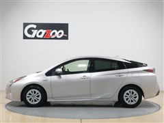 プリウス Sセーフティプラス