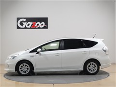 プリウスアルファ S