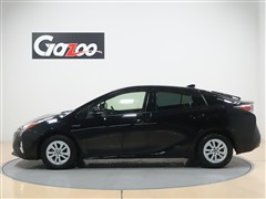 プリウス Sセーフティプラス 4WD