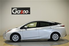 プリウス Sセーフティプラス