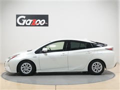 プリウス Sセーフティプラス