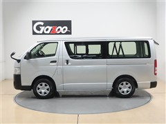 ハイエースバン デラックス 4WD