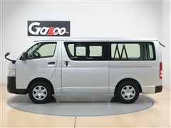 ハイエースバン デラックス 4WD