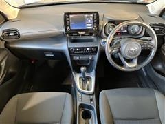 ヤリスクロス HV G