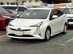 プリウス Sセーフティプラス